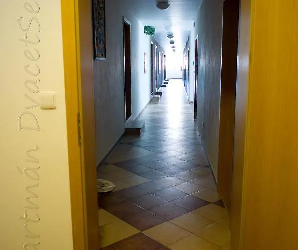 Dvacetsedm Apartmán *